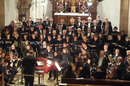 Der philharmonische Chor Herzogenaurach bekam Untersttzung von der Vogtland Philharmonie. Foto: Manfred Welker